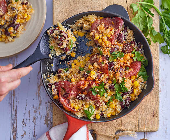 Semoule de chou-fleur au bacon grillé, maïs et haricots rouges