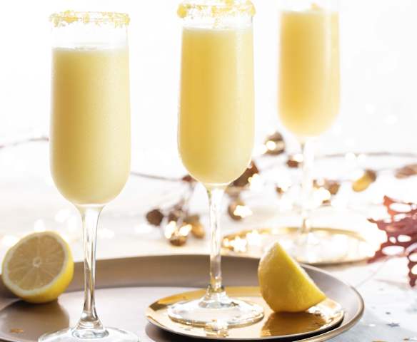 Cóctel de cava y piña