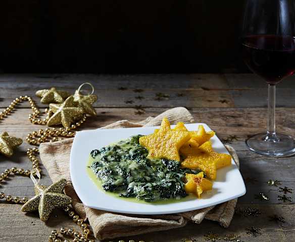 Stelle di polenta con spinaci filanti Stelle di polenta con spinaci filanti