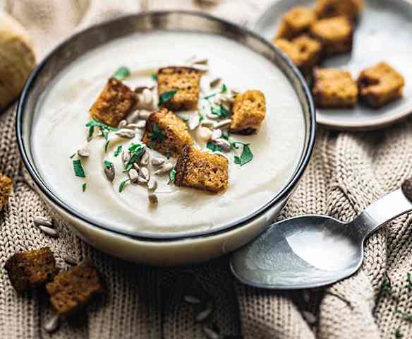 Soupe de panais au pain d'épices