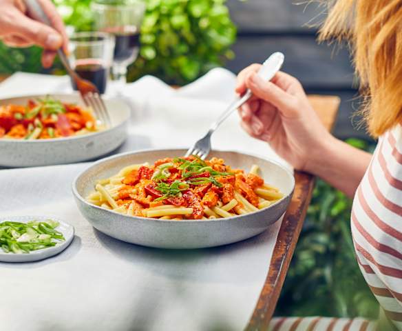 Makkaroni mit Paprika-Frischkäse-Sauce