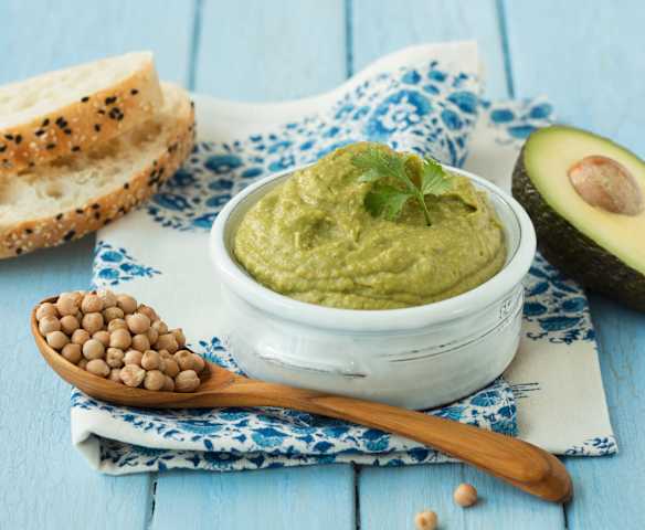 Grüner Hummus