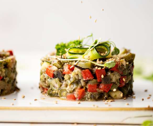 Tartar de verduras y algas Tartar de verduras y algas