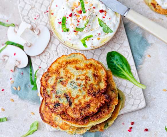 Pancakes aux champignons, mâche et ricotta