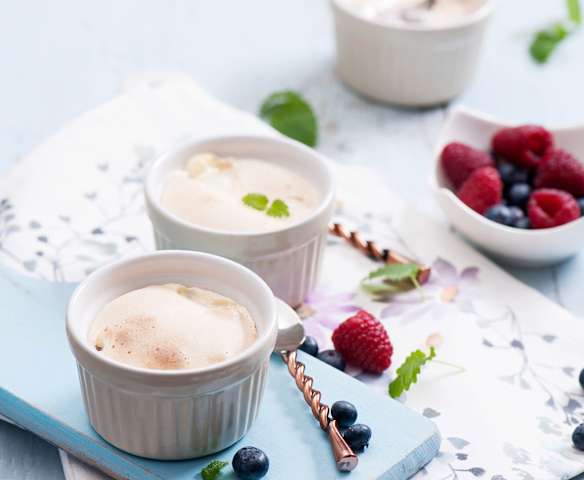 Owoce zapiekane pod koglem-moglem