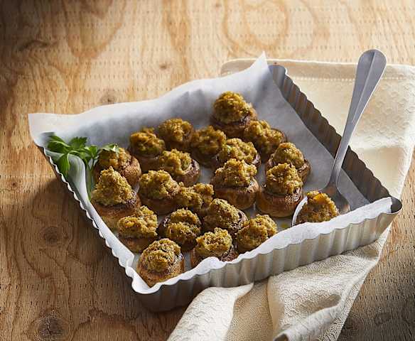 Funghi ripieni di salsiccia