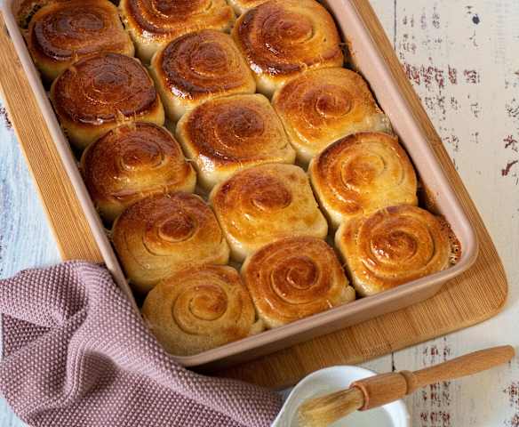 Pani popo (Samoan coconut buns)