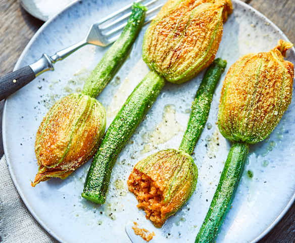 Gefüllte Zucchini-Blüten
