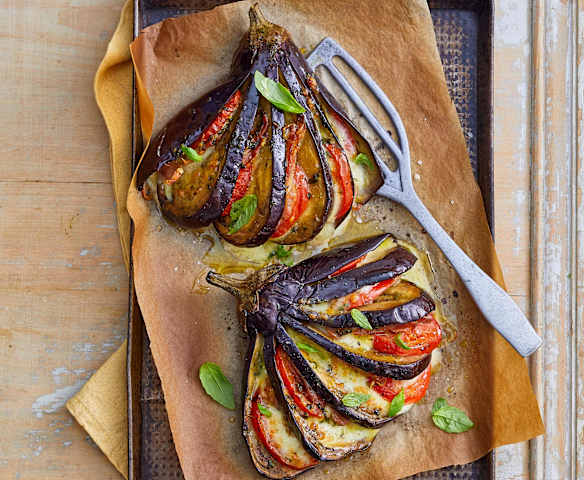 Millefeuilles d'aubergine, tomate, jambon cru et mozzarella