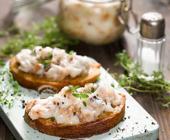 Sádlo se škvarky a tymiánem