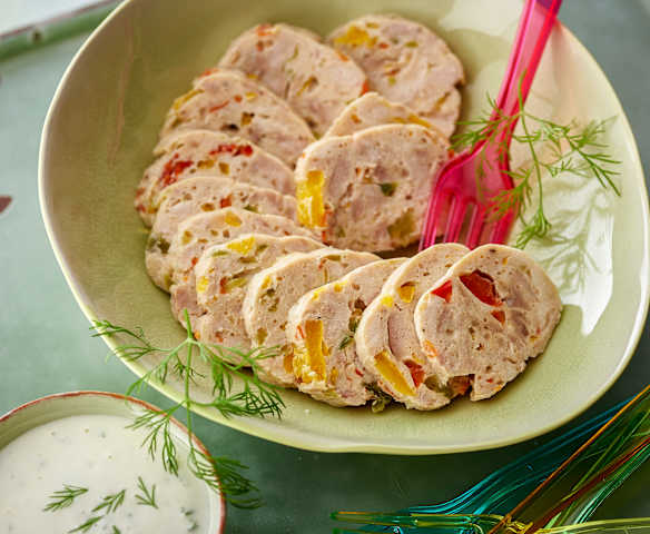 Galantina di pollo e yogurt profumato all'aneto