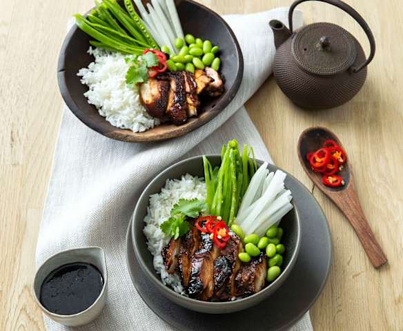 Sticky chicken with infused rice and daikon