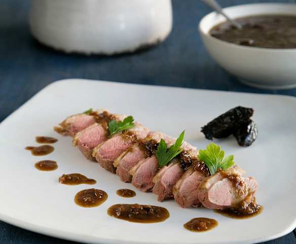 Πάπια με δαμάσκηνα και espresso