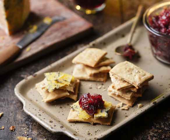 Garlic and Thyme Crackers