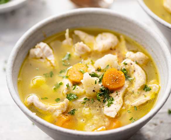 Sopa de coliflor con pollo