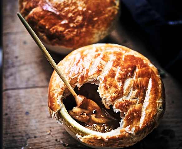 Soupe à l'oignon et au vin jaune