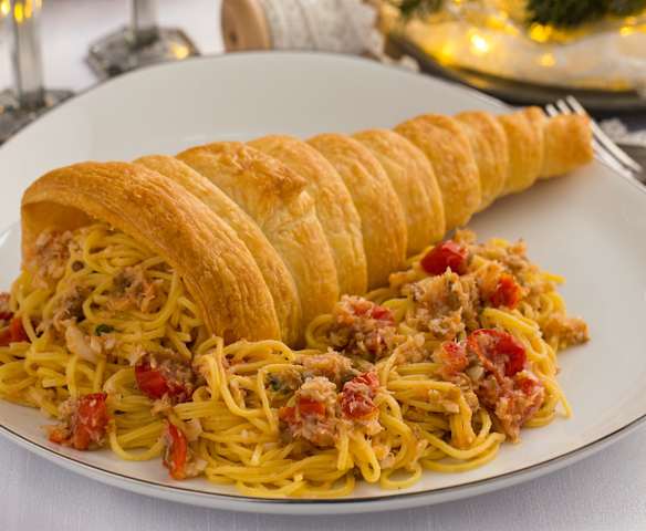 Cornucopia ripiena di tagliolini al merluzzo e lenticchie