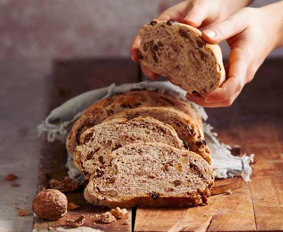 Pane valdostano noci, uvetta e fichi Pane valdostano noci, uvetta e fichi