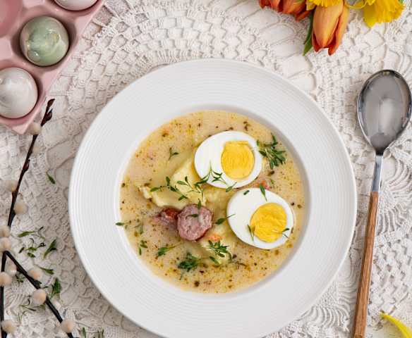 Barszcz biały na zalewie z kiszonych ogórków