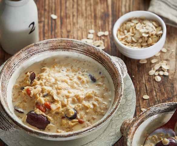 红枣牛奶燕麦粥