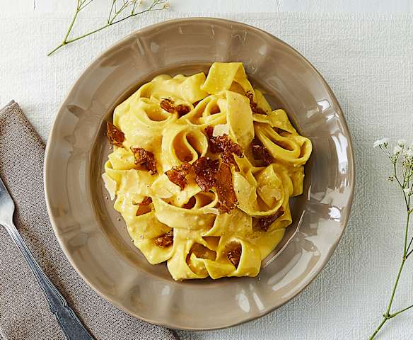Pappardelle alla papalina