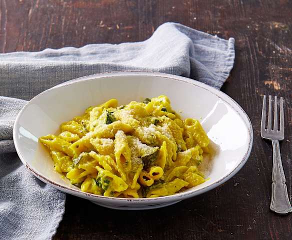 Mezze penne risottate 3 zeta (zola, zucchine e zafferano)