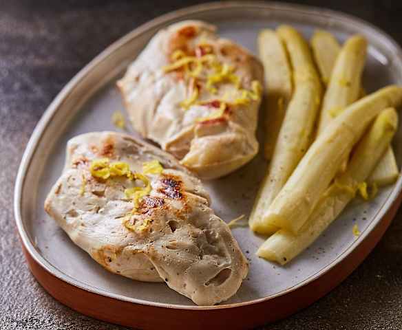 Petto di pollo al limone con asparagi sottovuoto Petto di pollo al limone con asparagi sottovuoto