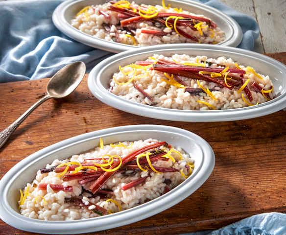 Risotto à la rhubarbe, au gingembre et au citron