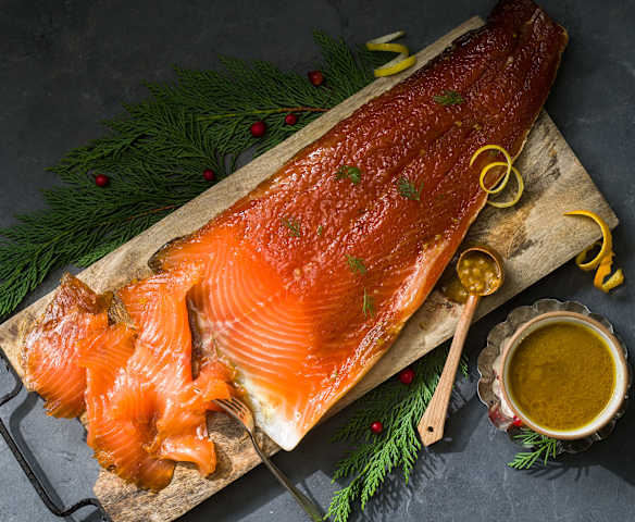 Salmón marinado al jengibre con salsa de cítricos y wasabi Salmón marinado al jengibre con salsa de cítricos y wasabi