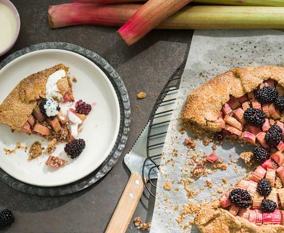 Galette de ruibarbo y moras