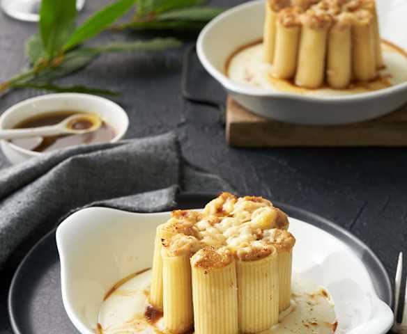 Rigatonis rellenos de pollo de corral