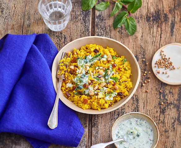 Riz biryani et raïta de concombre