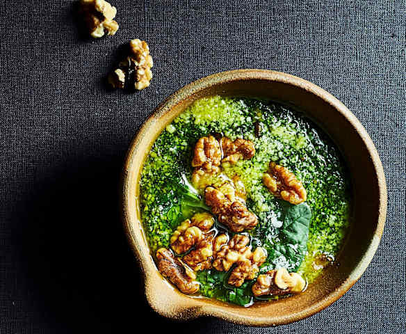 Walnut and spinach pesto Walnut and spinach pesto