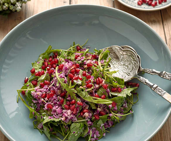 Σαλάτα με κόκκινο λάχανο και ρόδι