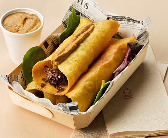 Tacos de pato con mole de mango