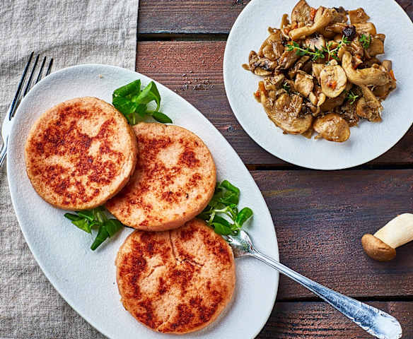 Burger di prosciutto e contorno di funghi