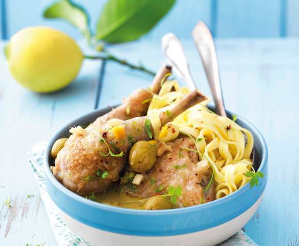 Poulet aux olives, citron et tagliatelle