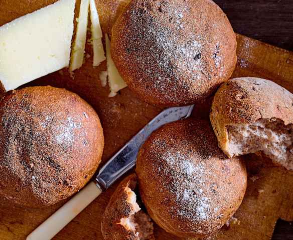 Walnuss-Feigen-Brötchen Walnuss-Feigen-Brötchen
