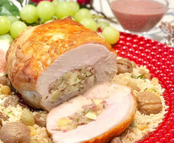 Peru recheado ao molho de cranberry