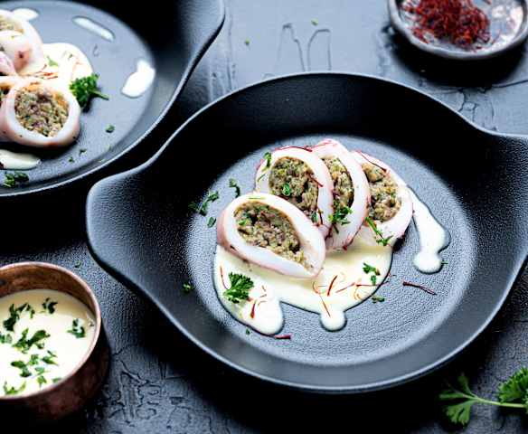 Calamaro ripieno sottovuoto con salsa zafferano