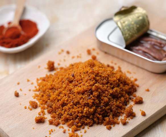 Pangrattato alle acciughe e paprika Pangrattato alle acciughe e paprika