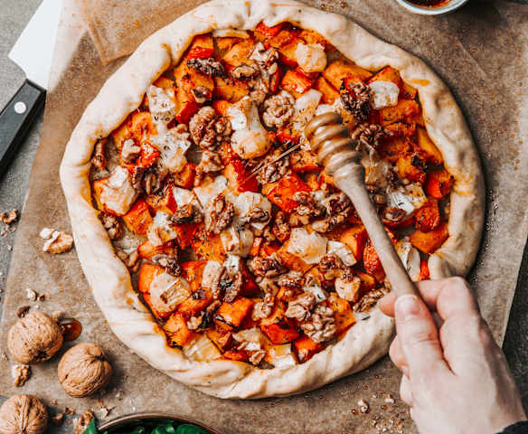 Tarte rustique potimarron, chèvre et noix