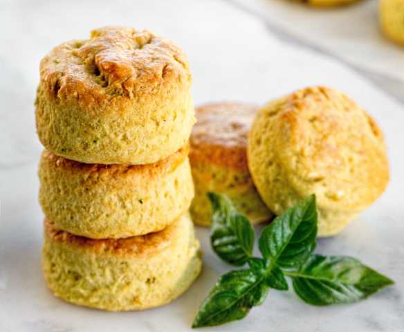Scones de queso y hierbas