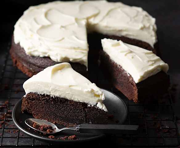 Tarta con bizcocho de cerveza negra