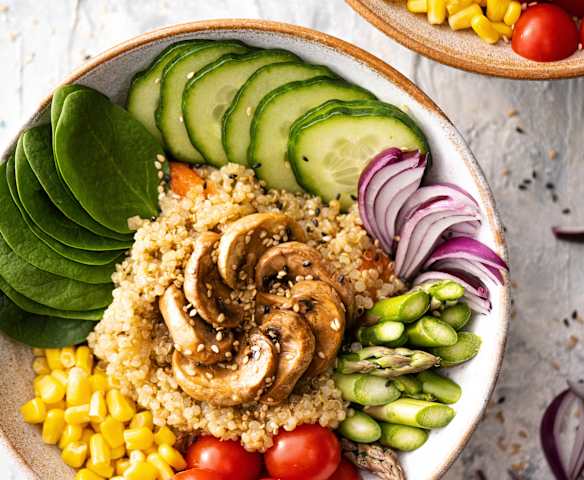 Vegane Pilz-Gemüse-Bowl Vegane Pilz-Gemüse-Bowl