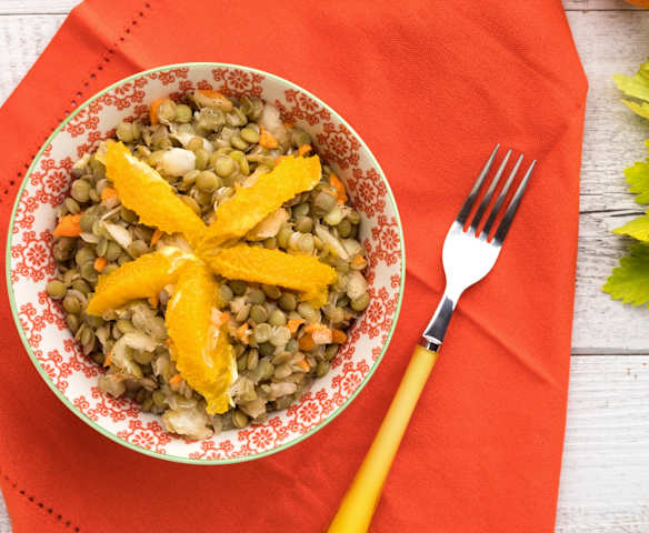 Insalata di lenticchie verdi, arance e zenzero
