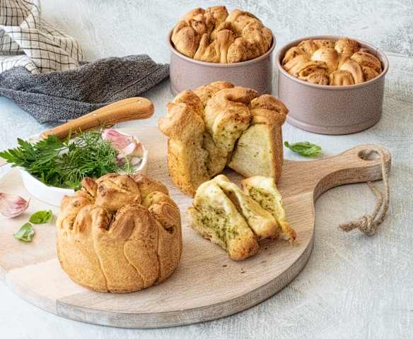 Mini herb and garlic pull apart bread Mini herb and garlic pull apart bread