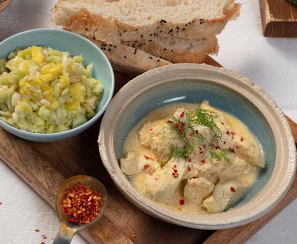 Curryhenderl mit fruchtigem Fenchelsalat