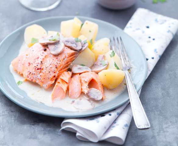 Saumon et pommes de terre sauce aux champignons