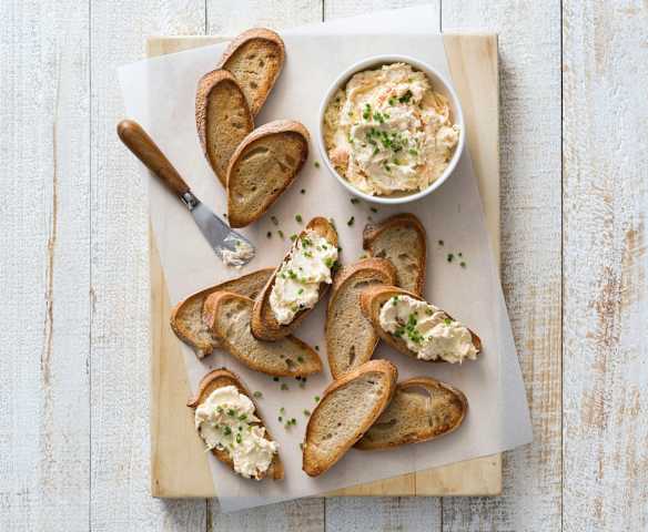 Leek and smoked salmon dip
